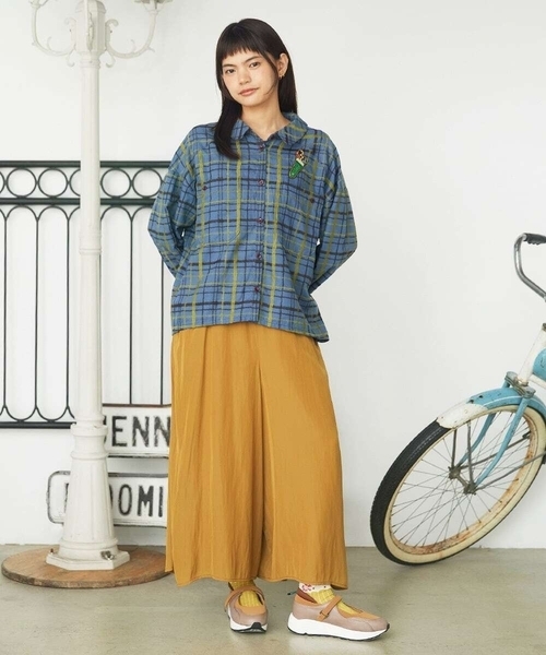 Jocomomola(ホコモモラ)の「Sacudida サテンワイドパンツ(その他パンツ・レディース・マスタード/パープル・40)」の13枚目の写真
