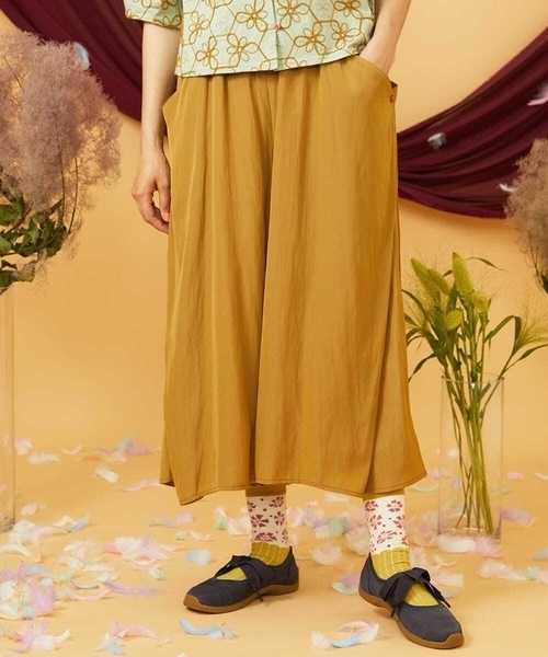 Jocomomola(ホコモモラ)の「Sacudida サテンワイドパンツ(その他パンツ・レディース・マスタード/パープル・40)」の15枚目の写真