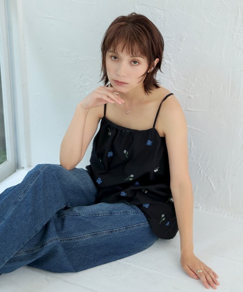 Nulli(ヌリ)の「フラワー刺繍キャミソール(キャミソール・レディース・オフホワイト/ブラック・FREE)」の9枚目の写真