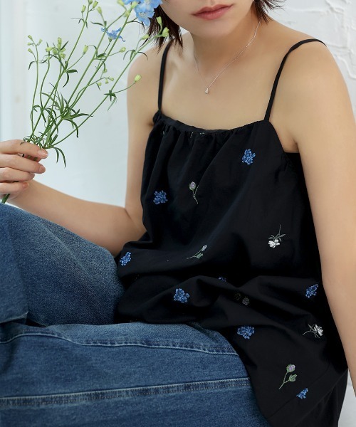 Nulli(ヌリ)の「フラワー刺繍キャミソール(キャミソール・レディース・オフホワイト/ブラック・FREE)」の10枚目の写真