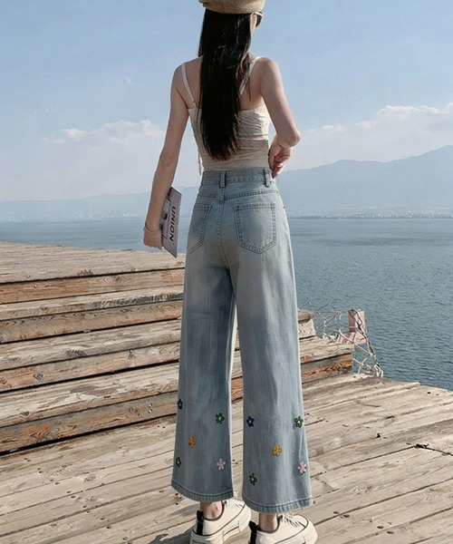 REBALANCE(リバランス)の「フラワーセミフレアデニム(デニムパンツ・レディース・A・MEDIUM/X-LARGE/LARGE)」の5枚目の写真