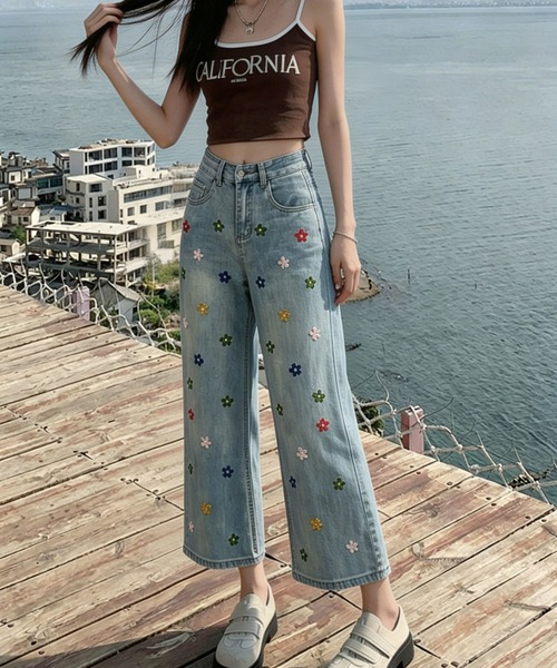 REBALANCE(リバランス)の「フラワーセミフレアデニム(デニムパンツ・レディース・A・MEDIUM/X-LARGE/LARGE)」の2枚目の写真
