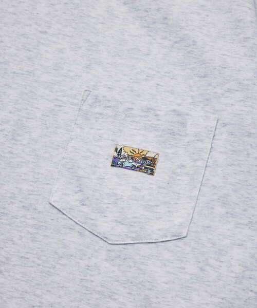 FREAK'S STORE(フリークスストア)の「FREAK'S STORE for BEACH & FES リラックスフィット ワンポイントロゴ スピンドル ロングスリーブTシャツ(Tシャツ/カットソー・メンズ・ベージュ/オリーブ/ブラック/ライトグレー/ホワイト・MEDIUM/LARGE)」の17枚目の写真