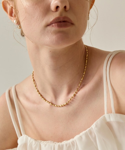 Phoebe(フィービィー)の「【金属アレルギー対応】モダンリズムマグネットチェーンネックレス/ステンレス ワンタッチ 着脱簡単 ベーシック(ネックレス・レディース・シルバー/イエローゴールド・FREE)」の4枚目の写真