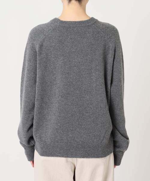 OUTDOOR PRODUCTS（アウトドアプロダクツ）の「WOOL SIGNATURE クルーネックニット（ニット/セーター・レディース・ネイビー/レッド/ベージュ/チャコールグレー/ブラウン・FREE）」の6枚目の写真