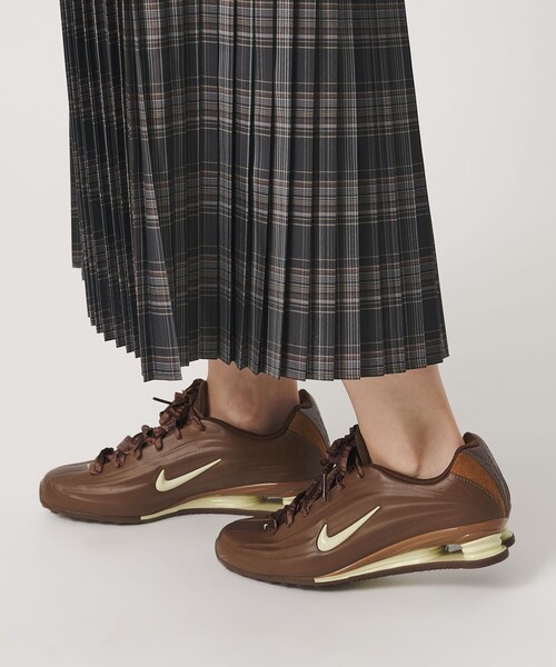 NIKE(ナイキ)の「<NIKE>ウィメンズ ショックス Z スニーカー/ブラウン(スニーカー・レディース・ブラウン系・23.5cm/24cm/25cm/24.5cm/25.5cm)」の6枚目の写真