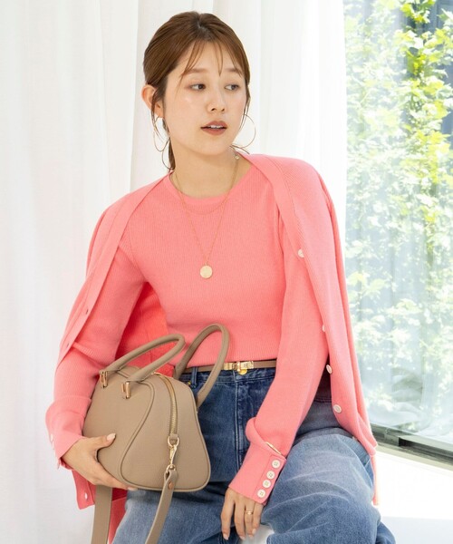 Rie Miller(リエミラー)の「《アンサンブル対応/手洗い可能》リブVネックカーディガン配色ボタン(カーディガン/ボレロ・レディース・キナリ/ブラック/ピンク・38)」の13枚目の写真