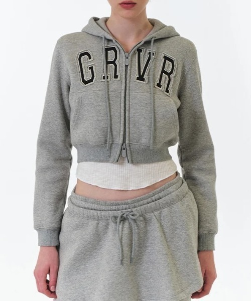 GRVRGROVE(グローブ)の「GRVR CROP HOODIE ZIP-UP(スウェット・レディース・ブラウン/ライトグリーン/ネイビー・フリー)」の3枚目の写真
