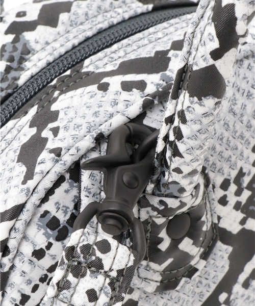 HEAD PORTER(ヘッドポーター)の「PYTHON/2WAY BOSTON BAG (XS)(ボストンバッグ・メンズ・アニマル・ONE SIZE)」の5枚目の写真