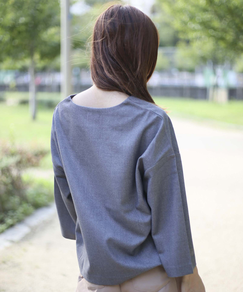 Denime（ドゥニーム）の「無地フランネルVネックトップス（Tシャツ/カットソー・レディース・ブラック/グレー・FREE）」の11枚目の写真