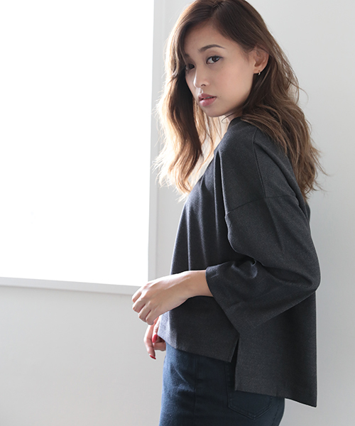 Denime（ドゥニーム）の「無地フランネルVネックトップス（Tシャツ/カットソー・レディース・ブラック/グレー・FREE）」の19枚目の写真