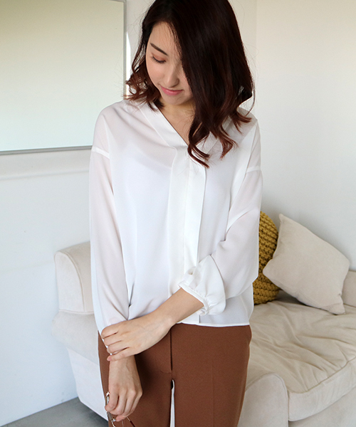 N.（N. Natural Beauty Basic）（エヌエヌナチュラルビューティーベーシック）の「テープフリルブラウス（シャツ/ブラウス・レディース・グレー/ホワイト/ブラック・MEDIUM）」の2枚目の写真