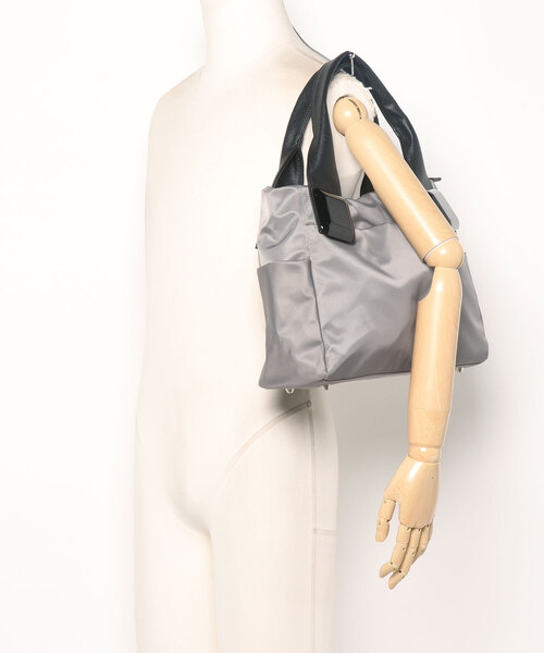 BASE（ベース）の「【軽量】 7つのポケット付！ ナイロントートバッグ ユニセックス（トートバッグ・レディース・ブラック/ネイビー/ベージュ/グリーン/ボルドー/グレー・FREE）」の22枚目の写真