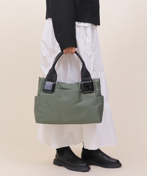 BASE（ベース）の「【軽量】 7つのポケット付！ ナイロントートバッグ ユニセックス（トートバッグ・レディース・ブラック/ネイビー/ベージュ/グリーン/ボルドー/グレー・FREE）」の16枚目の写真
