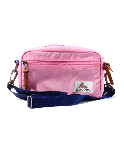 GREGORY(グレゴリー)の「GREGORY/グレゴリー PADDED SHOULDER POUCH M/パデットショルダーポーチ M(ショルダーバッグ・レディース・ブラック×ゴールド/ガンメタ/その他1/その他2/スモークグレー/グリーン系カモフラージュ/その他3/その他5/その他/ダークインディゴブルー/ベビーピンク/ブラック×レッド/グレー系その他/グリーン系その他/ダークブルー/バイオレット/インディゴブルー/チャコールグレー/ブラック/パープル/ネイビー/サックスブルー/ピンク/ブラック×ピンク/オリーブ/カモフラージュ/その他4/プラム/ダークネイビー/エメラルド/その他6/その他7/その他8/その他9・FREE)」の22枚目の写真