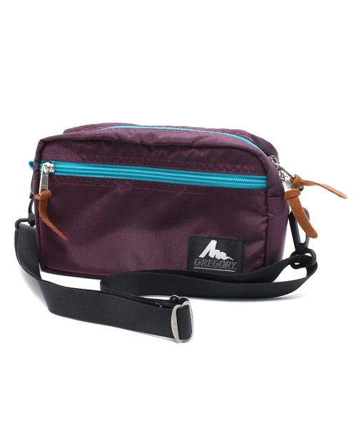 GREGORY(グレゴリー)の「GREGORY/グレゴリー PADDED SHOULDER POUCH M/パデットショルダーポーチ M(ショルダーバッグ・レディース・ブラック×ゴールド/ガンメタ/その他1/その他2/スモークグレー/グリーン系カモフラージュ/その他3/その他5/その他/ダークインディゴブルー/ベビーピンク/ブラック×レッド/グレー系その他/グリーン系その他/ダークブルー/バイオレット/インディゴブルー/チャコールグレー/ブラック/パープル/ネイビー/サックスブルー/ピンク/ブラック×ピンク/オリーブ/カモフラージュ/その他4/プラム/ダークネイビー/エメラルド/その他6/その他7/その他8/その他9・FREE)」の20枚目の写真