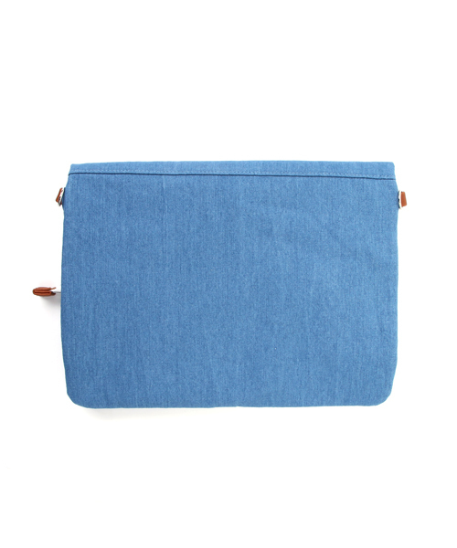 Lee（リー）の「LEE別注デニムクラッチショルダーバッグ（クラッチバッグ・レディース・その他1/その他2/その他3・FREE）」の4枚目の写真