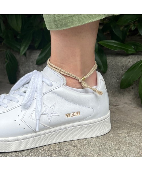 Esperanto（エスペラント）の「esperanto (エスペラント)/ヘンプ　アンクレット（アンクレット・メンズ・パープル/イエロー/オレンジ/ブラック/ブラウン/グリーン/オフホワイト/ナチュラル/ブルー/ターコイズブルー/レッド・ONE SIZE）」の4枚目の写真