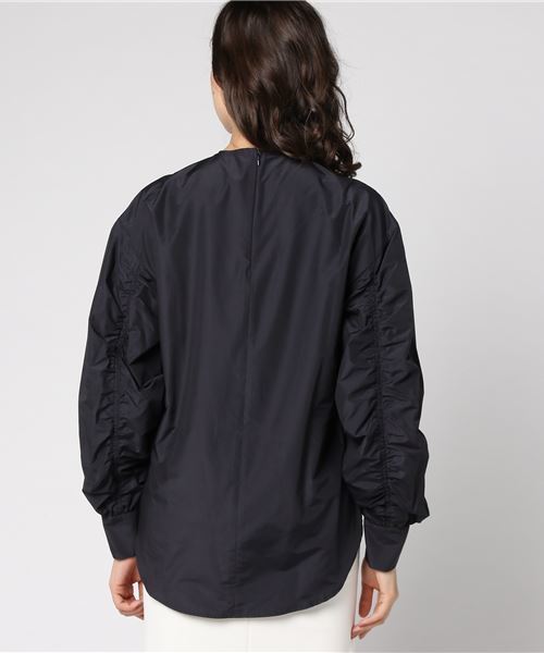 muller of yoshiokubo(ミュラーオブヨシオクボ)の「【muller of yoshiokubo】Gather sleeve top MLF17208(シャツ/ブラウス・レディース・ネイビー/ベージュ・38)」の3枚目の写真