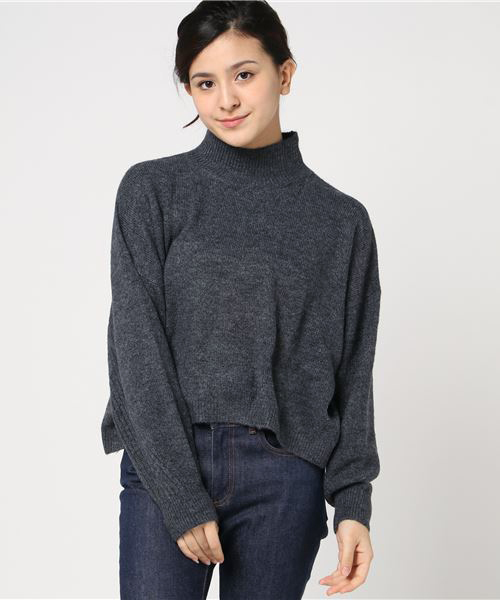 earth music&ecology（アースミュージックアンドエコロジー）の「・ショートボリュームニットプルオーバー（ニット/セーター・レディース・チャコールグレー/ベージュ/ネイビー/アイボリー/ミント/ピンクベージュ・FREE）」の2枚目の写真