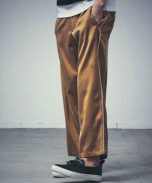 5351 POUR LES HOMMES(ゴーサンゴーイチプールオム)の「フィブリルキュプラトラックバギーパンツ(その他パンツ・メンズ・ベージュ/ブラック/グレー・44/46/48)」の20枚目の写真