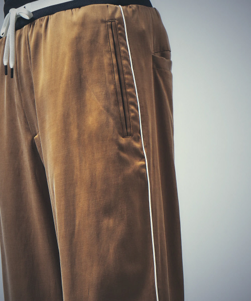 5351 POUR LES HOMMES(ゴーサンゴーイチプールオム)の「フィブリルキュプラトラックバギーパンツ(その他パンツ・メンズ・ベージュ/ブラック/グレー・44/46/48)」の14枚目の写真