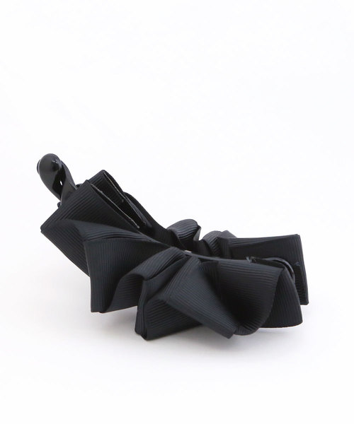 colleca la（コレカラ）の「アコーディオンフリルのバナナクリップ（バレッタ/ヘアクリップ・レディース・ブラック/ベージュ/ネイビー・FREE）」の9枚目の写真