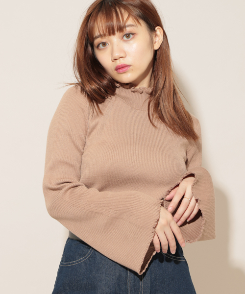 apres jour(アプレジュール)の「フリルネックニットトップス【ZOZOTOWN限定アイテム】(ニット/セーター・レディース・ブラウン系その他/ベージュ/ブラック/アイボリー/スモークピンク/ピンク系その他/その他・フリー)」の5枚目の写真