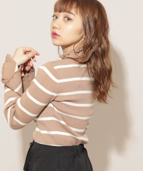 apres jour(アプレジュール)の「フリルネックニットトップス【ZOZOTOWN限定アイテム】(ニット/セーター・レディース・ブラウン系その他/ベージュ/ブラック/アイボリー/スモークピンク/ピンク系その他/その他・フリー)」の4枚目の写真