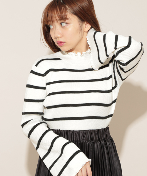 apres jour(アプレジュール)の「フリルネックニットトップス【ZOZOTOWN限定アイテム】(ニット/セーター・レディース・ブラウン系その他/ベージュ/ブラック/アイボリー/スモークピンク/ピンク系その他/その他・フリー)」の1枚目の写真