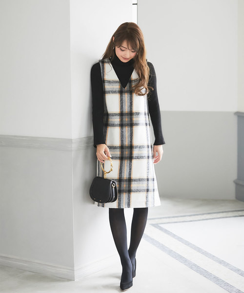 &. NOSTALGIA（アンドドットノスタルジア）の「チェック柄ジャンパースカート（ジャンパースカート・レディース・アイボリー・FREE）」の2枚目の写真