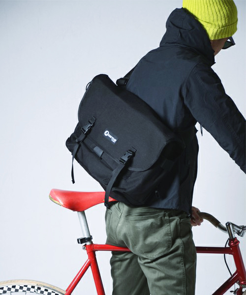 Anoutcommune（アナウトコミューン）の「BAICYCLON by Bagjack : Messenger bag-M（ショルダーバッグ・メンズ・ブラック/グレー/ライム/ネイビー/レッド・FREE）」の6枚目の写真