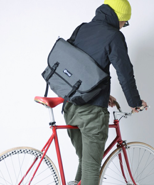 Anoutcommune（アナウトコミューン）の「BAICYCLON by Bagjack : Messenger bag-M（ショルダーバッグ・メンズ・ブラック/グレー/ライム/ネイビー/レッド・FREE）」の7枚目の写真