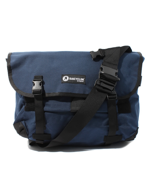 Anoutcommune（アナウトコミューン）の「BAICYCLON by Bagjack : Messenger bag-M（ショルダーバッグ・メンズ・ブラック/グレー/ライム/ネイビー/レッド・FREE）」の9枚目の写真