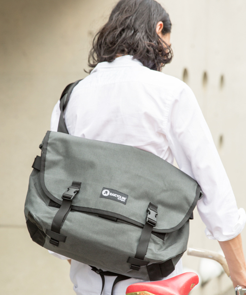 Anoutcommune（アナウトコミューン）の「BAICYCLON by Bagjack : Messenger bag-M（ショルダーバッグ・メンズ・ブラック/グレー/ライム/ネイビー/レッド・FREE）」の12枚目の写真