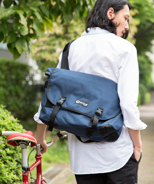 Anoutcommune（アナウトコミューン）の「BAICYCLON by Bagjack : Messenger bag-M（ショルダーバッグ・メンズ・ブラック/グレー/ライム/ネイビー/レッド・FREE）」の14枚目の写真