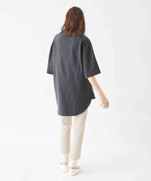 titivate(ティティベイト)の「オーバーサイズTシャツ(Tシャツ/カットソー・レディース・オフホワイト/ブラック/チャコールグレー/キャメル・S/M)」の9枚目の写真