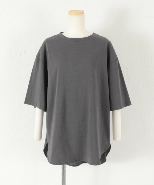 titivate(ティティベイト)の「オーバーサイズTシャツ(Tシャツ/カットソー・レディース・オフホワイト/ブラック/チャコールグレー/キャメル・S/M)」の13枚目の写真