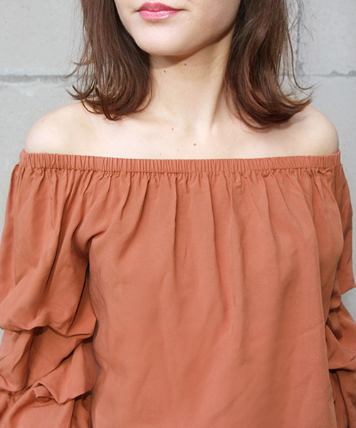 RANDA（ランダ）の「ボリュームスリーブオフショルブラウス（シャツ/ブラウス・レディース・ホワイト/オレンジ/チェック・FREE）」の8枚目の写真