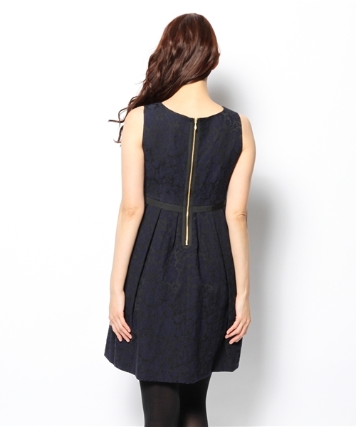 Ray BEAMS（レイビームス）の「□Ray BEAMS / ジャカード タックフレアーワンピース（ワンピース・レディース・ブラック/ネイビー・1/0）」の5枚目の写真