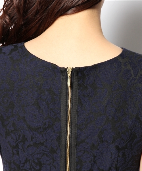 Ray BEAMS（レイビームス）の「□Ray BEAMS / ジャカード タックフレアーワンピース（ワンピース・レディース・ブラック/ネイビー・1/0）」の8枚目の写真