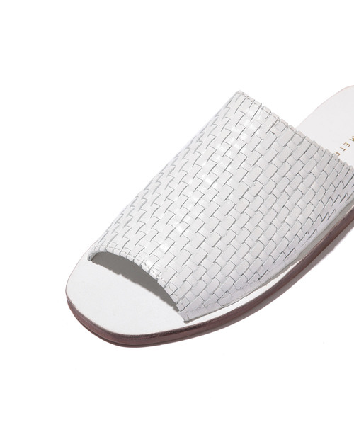 ADAM ET ROPE'（アダムエロペ）の「メッシュフラットサンダル（サンダル・レディース・オフホワイト/ブラック・36/37/38）」の4枚目の写真