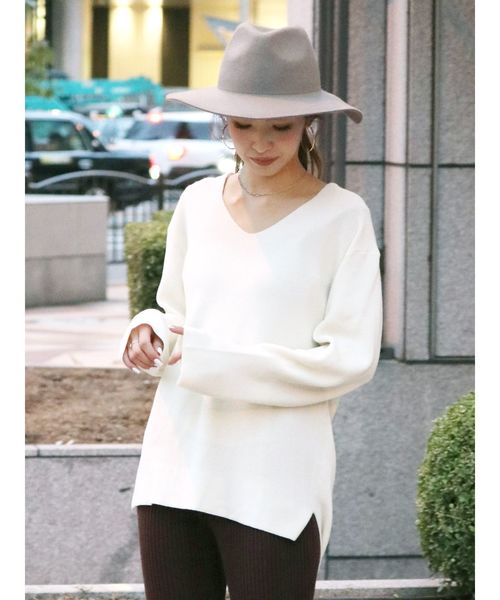 Ungrid（アングリッド）の「片畦Vネックニット（ニット/セーター・レディース・ブラウン/オフホワイト/カーキ/ダークオレンジ・FREE）」の2枚目の写真