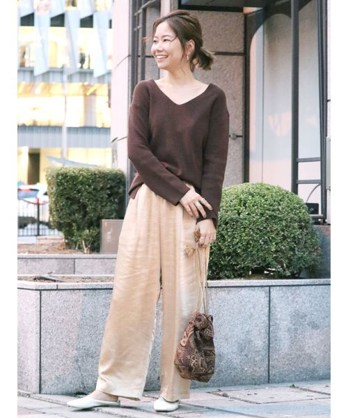 Ungrid（アングリッド）の「片畦Vネックニット（ニット/セーター・レディース・ブラウン/オフホワイト/カーキ/ダークオレンジ・FREE）」の12枚目の写真