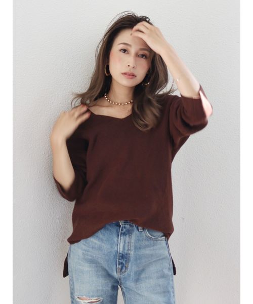 Ungrid（アングリッド）の「片畦Vネックニット（ニット/セーター・レディース・ブラウン/オフホワイト/カーキ/ダークオレンジ・FREE）」の6枚目の写真