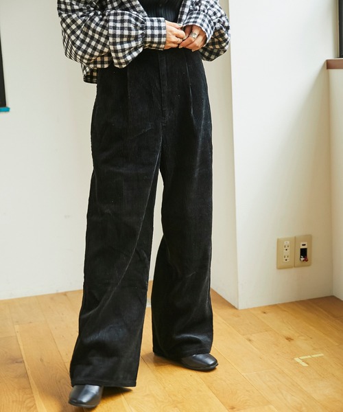 WEGO（ウィゴー）の「WEGO/【WEB限定】【セットアップ対応商品】コーデュロイタックストレートワイドパンツ（スラックス・レディース・ブラック/ベージュ/パープル/アイボリー/カーキ/ライトグレー/ホワイト/グリーン系その他・SMALL/MEDIUM/LARGE/X-SMALL）」の4枚目の写真