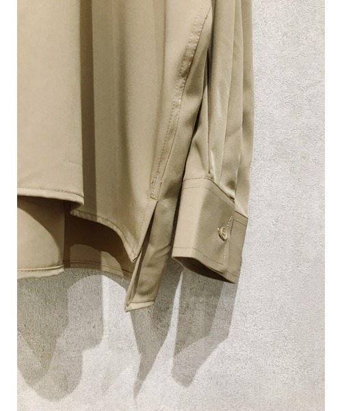 Niell(ニール)の「ドレープ オーバーサイズシャツ(シャツ/ブラウス・メンズ・チャコール/カーキ/ネイビー/ブラック/ベージュ/ホワイト・M/L)」の8枚目の写真