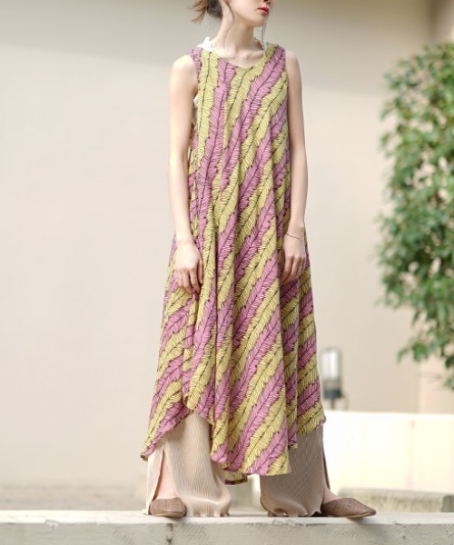 e-zakkamania stores（イーザッカマニアストアーズ）の「バケーションドレープ ノースリーブ ワンピース［柄］（ワンピース・レディース・グレー×ホワイト/ストライプ/ドット/ブラック×ブルー/ピンク×イエロー/グリーン/マルチ/ブラックミックス/イエロー/ベージュ系その他/ブルー系その他/グリーン系その他/ブラック系その他2/エメラルド/パープル系その他・フリー）」の12枚目の写真