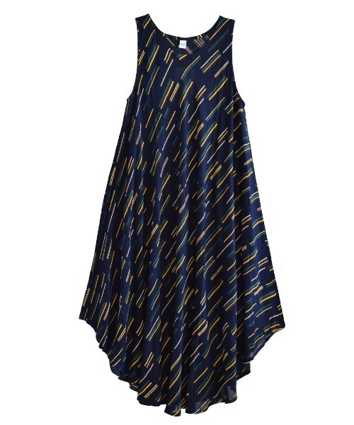 e-zakkamania stores（イーザッカマニアストアーズ）の「バケーションドレープ ノースリーブ ワンピース［柄］（ワンピース・レディース・グレー×ホワイト/ストライプ/ドット/ブラック×ブルー/ピンク×イエロー/グリーン/マルチ/ブラックミックス/イエロー/ベージュ系その他/ブルー系その他/グリーン系その他/ブラック系その他2/エメラルド/パープル系その他・フリー）」の16枚目の写真