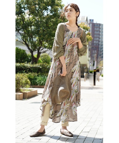 e-zakkamania stores（イーザッカマニアストアーズ）の「バケーションドレープ ノースリーブ ワンピース［柄］（ワンピース・レディース・グレー×ホワイト/ストライプ/ドット/ブラック×ブルー/ピンク×イエロー/グリーン/マルチ/ブラックミックス/イエロー/ベージュ系その他/ブルー系その他/グリーン系その他/ブラック系その他2/エメラルド/パープル系その他・フリー）」の22枚目の写真